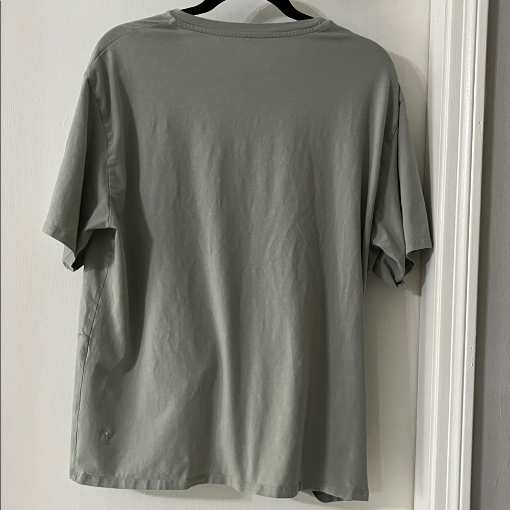 LULULEMON 
Twist-Front Oversized T-Shirt - Jade Grey - Picture 7 of 10